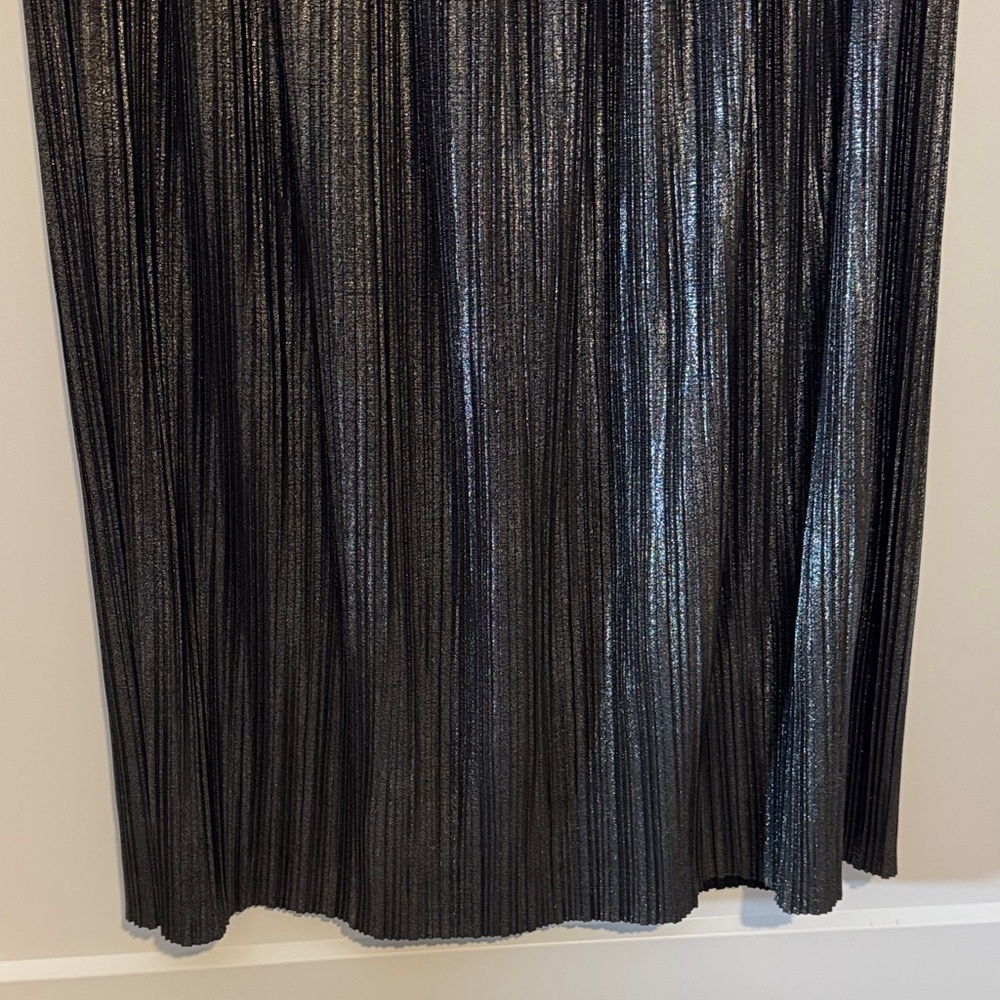 St. John Metallic Pleated Midi Skirt - Picture 3 of 10